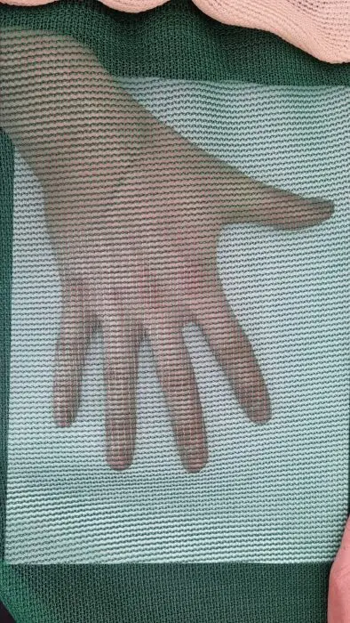 hand behind 50% shadecloth density